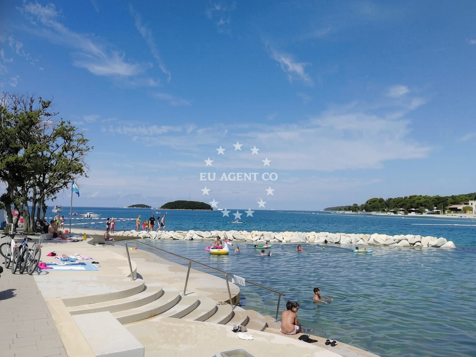 Additional view of Valkanela beach in Valkanela 6, Funtana