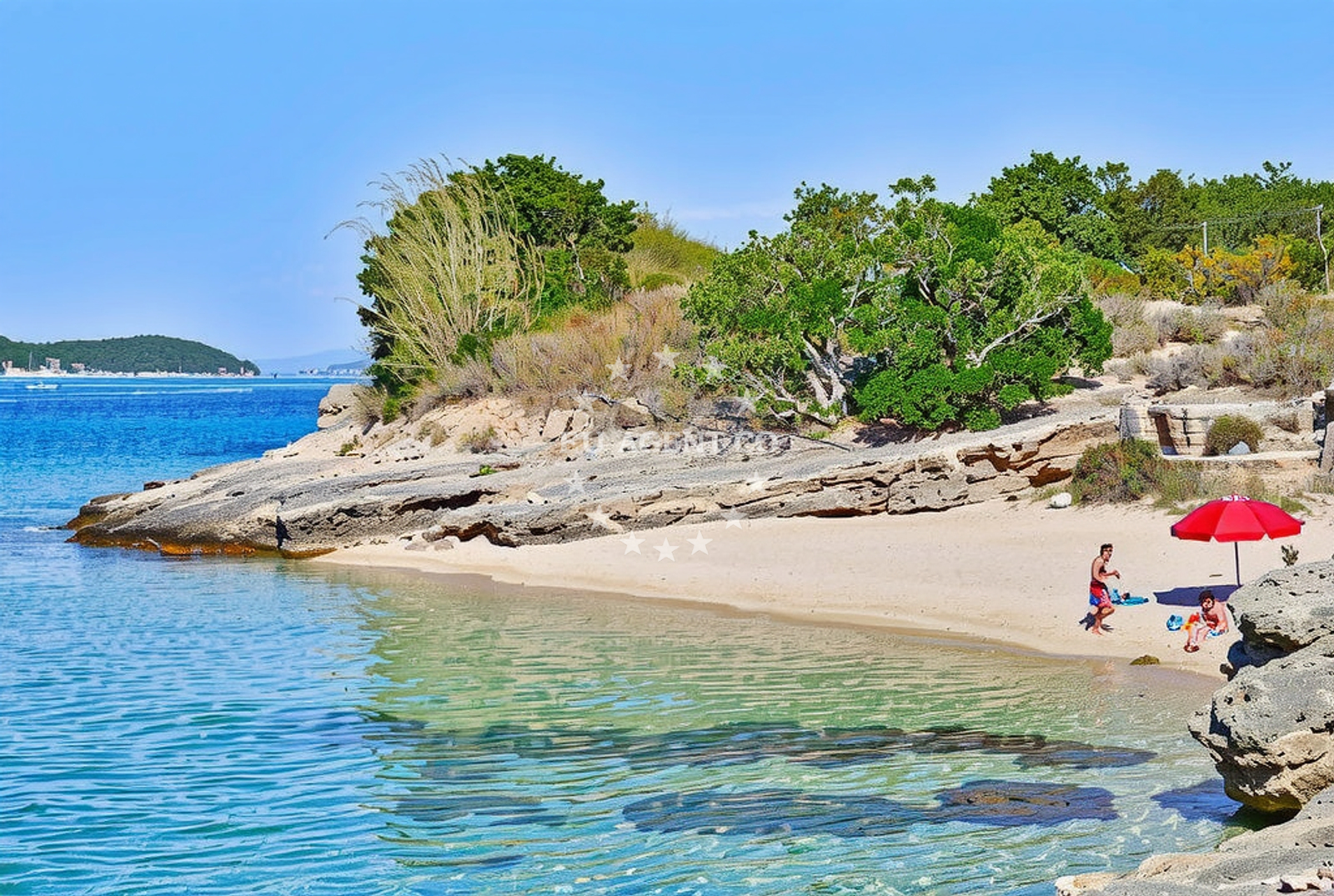 Shoreline and swimming area at Valmartina zapad, Barbat na Rabu (Rab) in Valmartina zapad