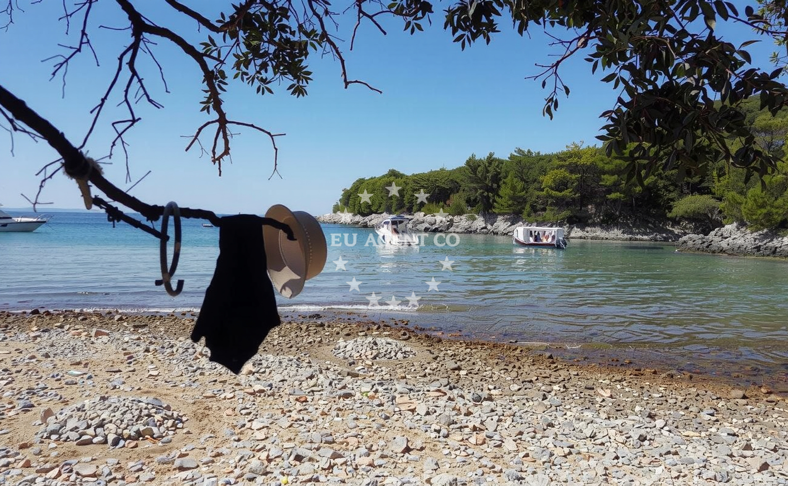 Beach facilities and surroundings at Valsika II beach in 100 Kampor, Rab
