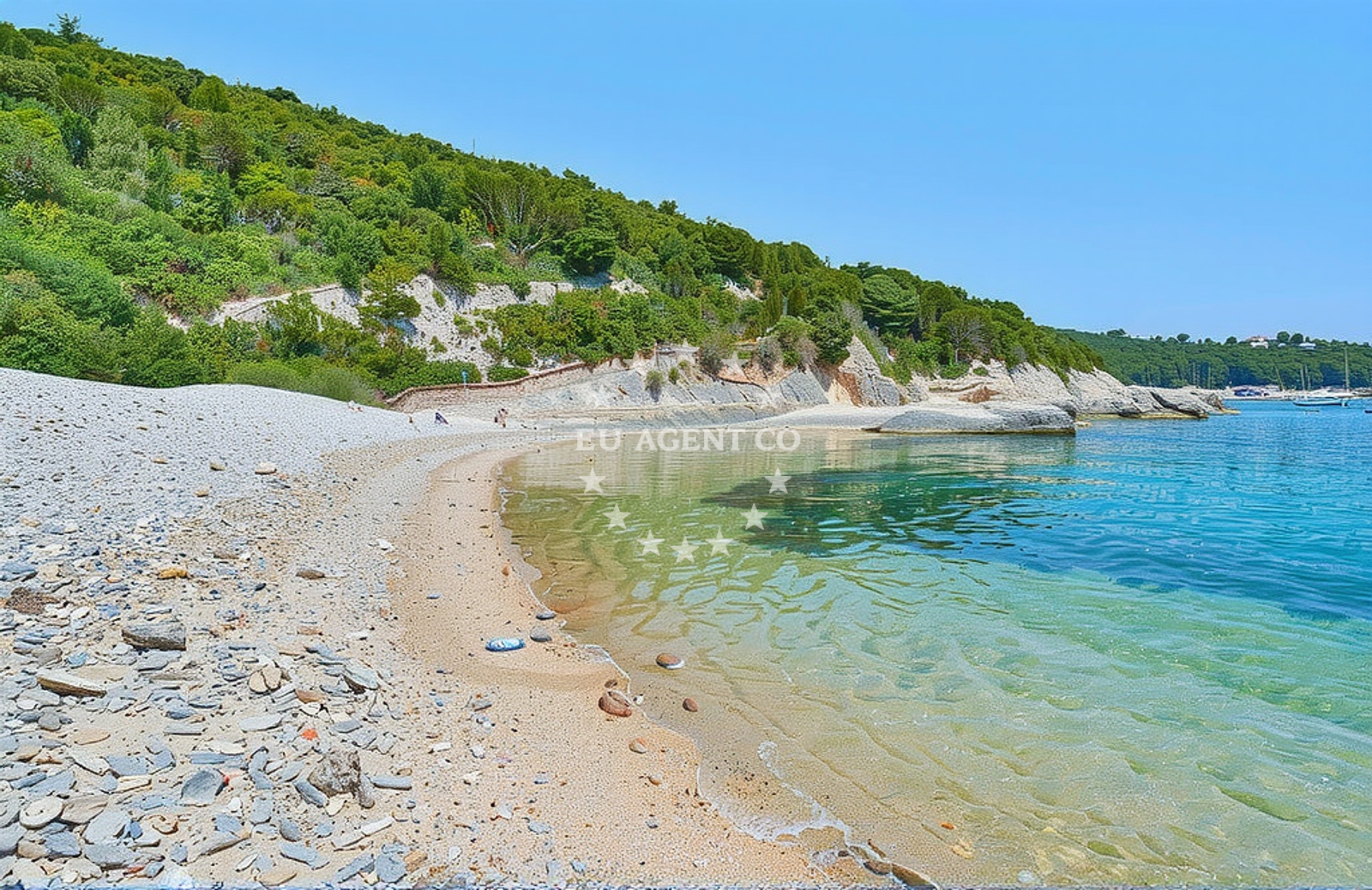 Beach facilities and surroundings at Valtura: beaches and coves in Valtura