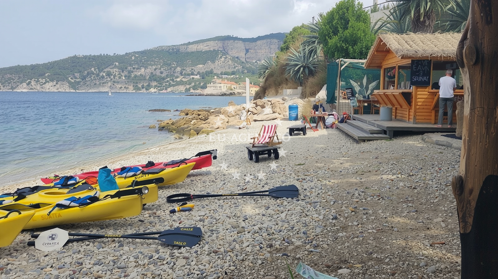Overview of Vartalac Dog Beach in 53 Brig ulica, Komiža