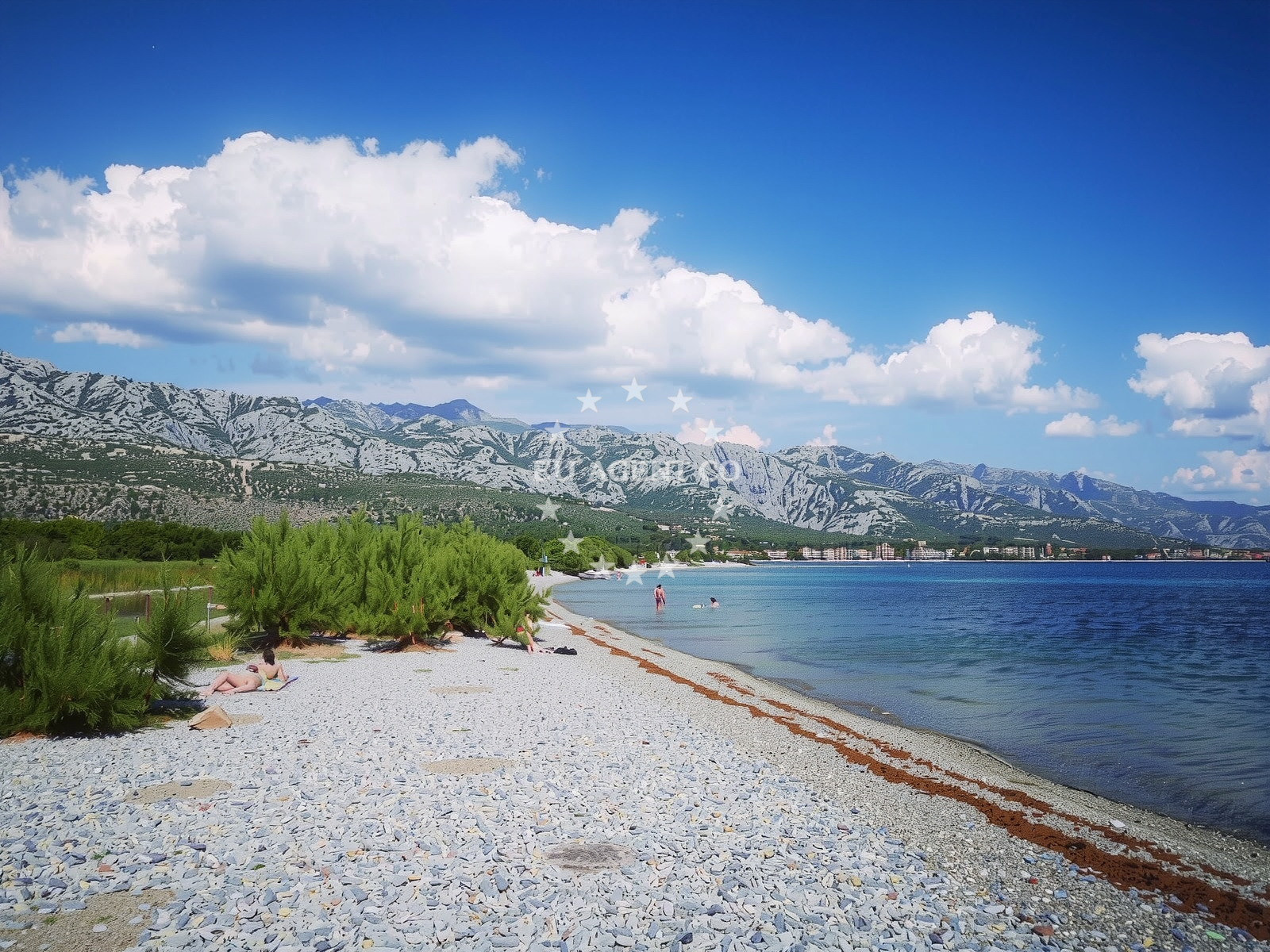 Beach facilities and surroundings at Vecka Kula in Brine 3, Starigrad