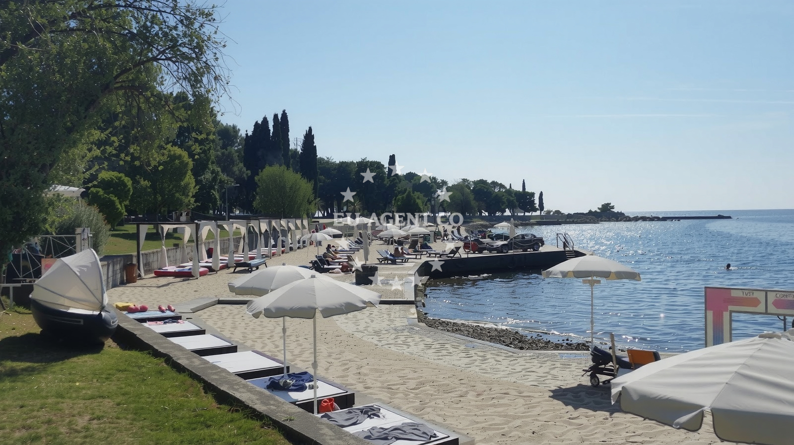 Beach facilities and surroundings at Vela Draga beach