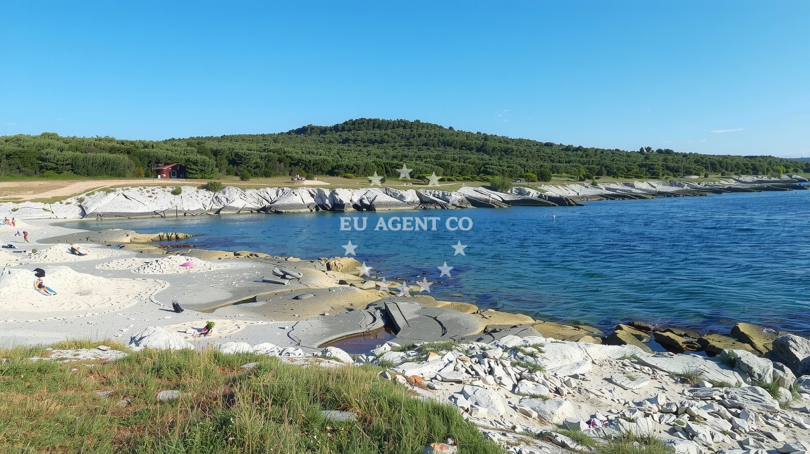 Shoreline and swimming area at Vela Draga beach in palera 11, Ližnjan