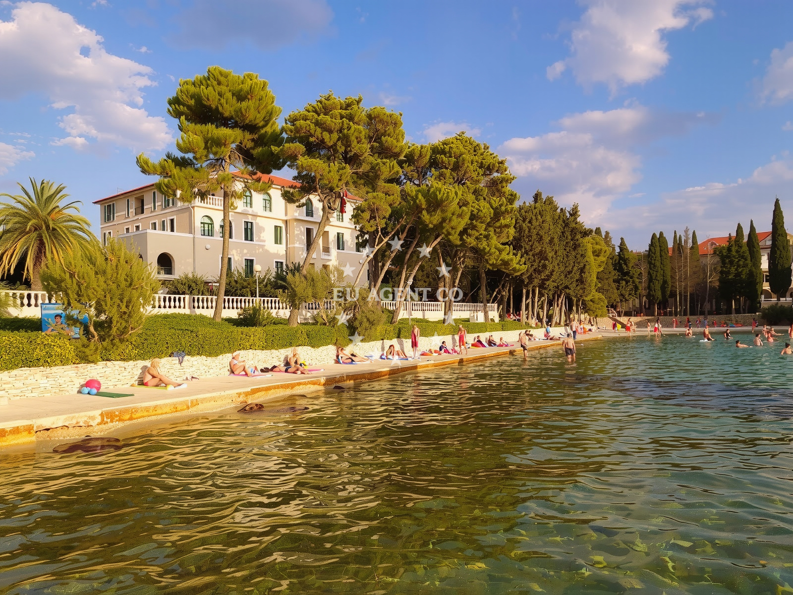 Shoreline and swimming area at Vela Luka beach in 12 Ulica Ivana Gorana Kovačića, Supetar