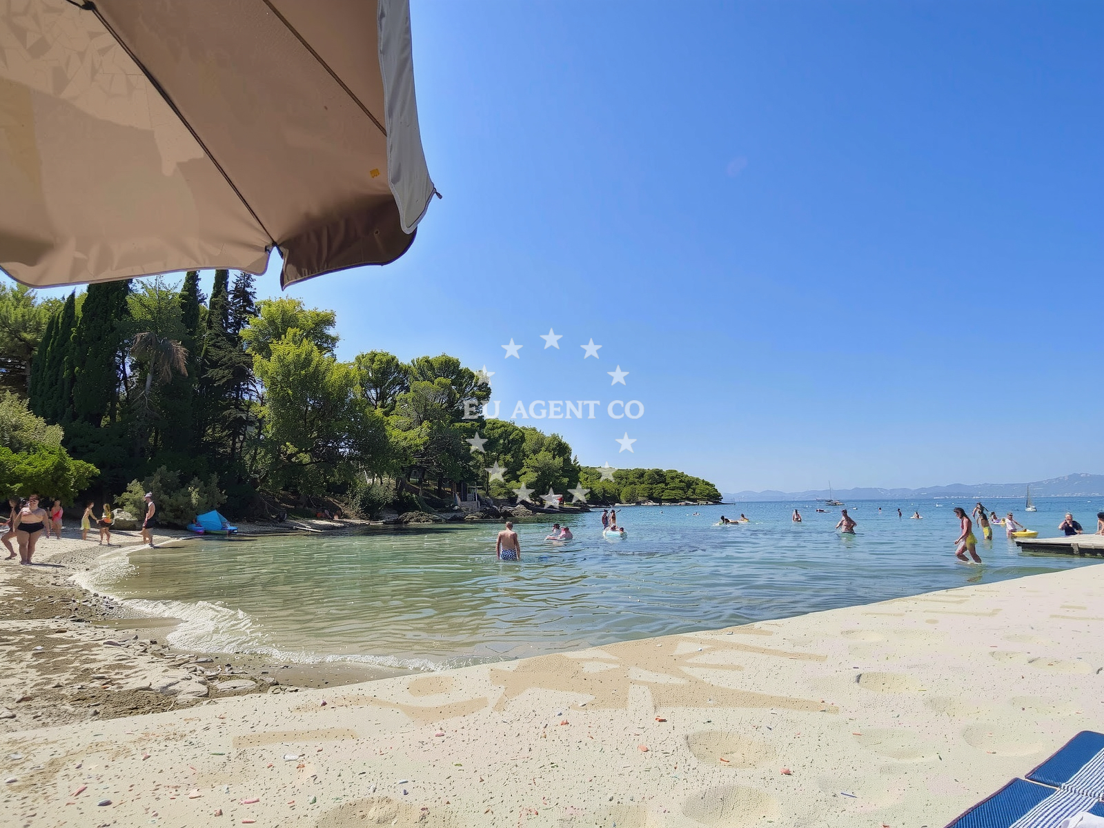 Sea and coastal view of Vela Luka beach in 12 Ulica Ivana Gorana Kovačića, Supetar