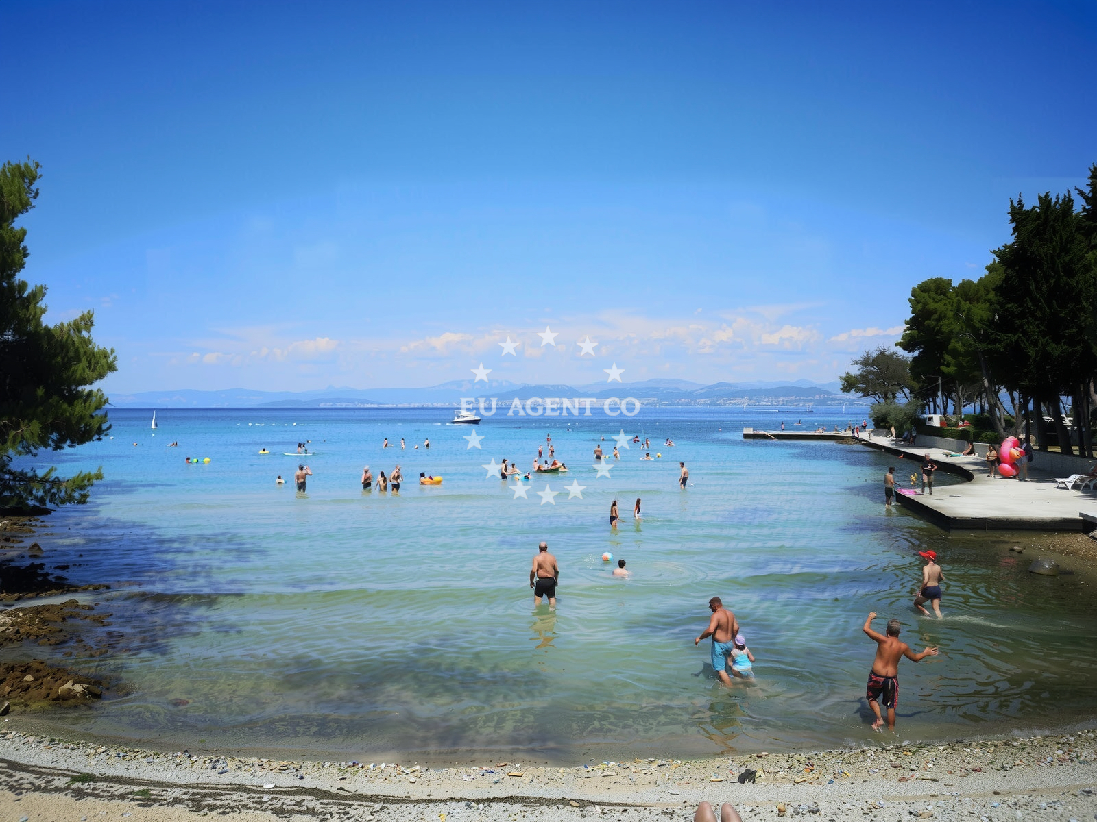 Beach facilities and surroundings at Vela Luka beach in 12 Ulica Ivana Gorana Kovačića, Supetar