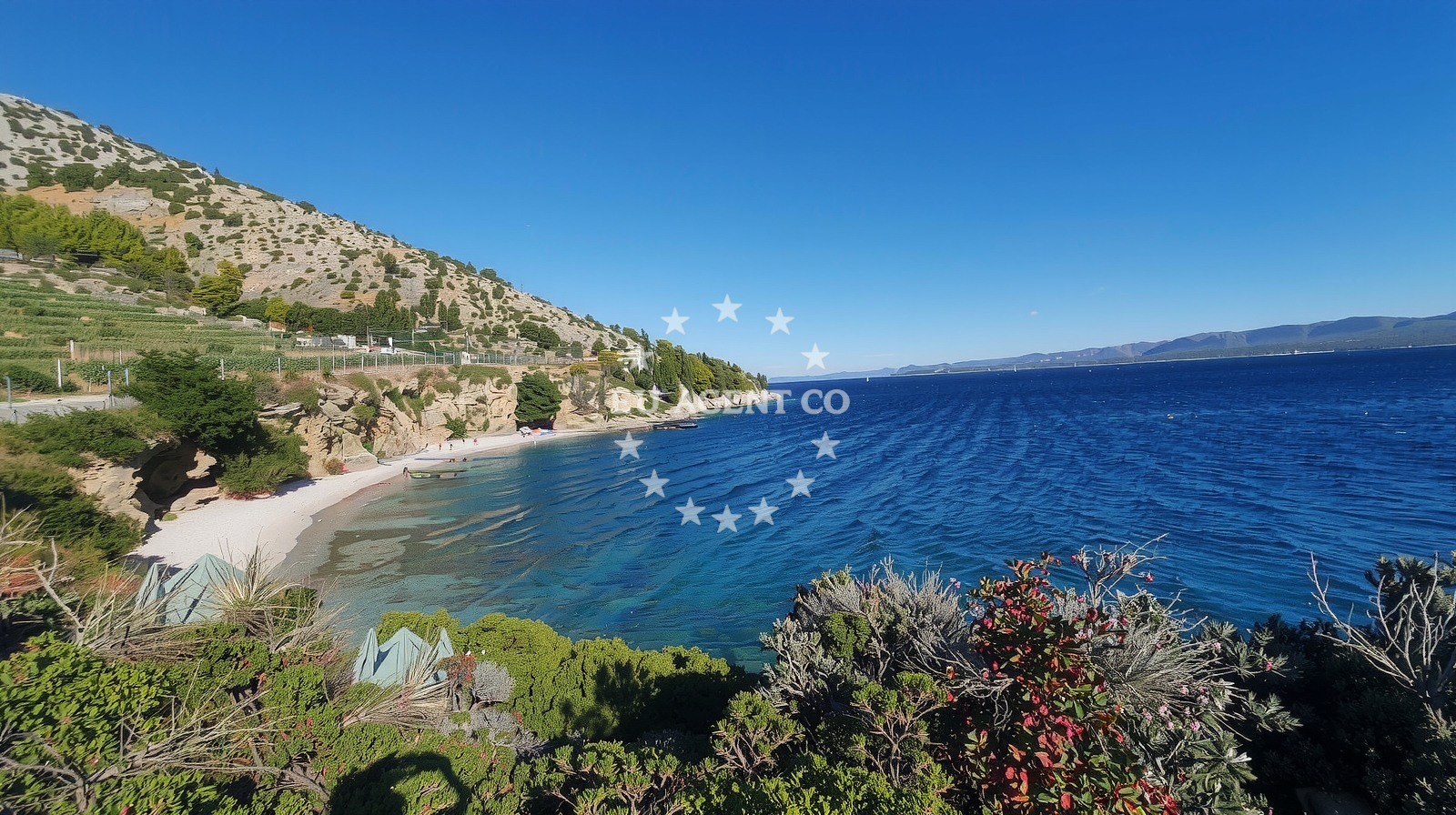 Overview of Veli Zagradac beach in Murvica - Brač, Murvica