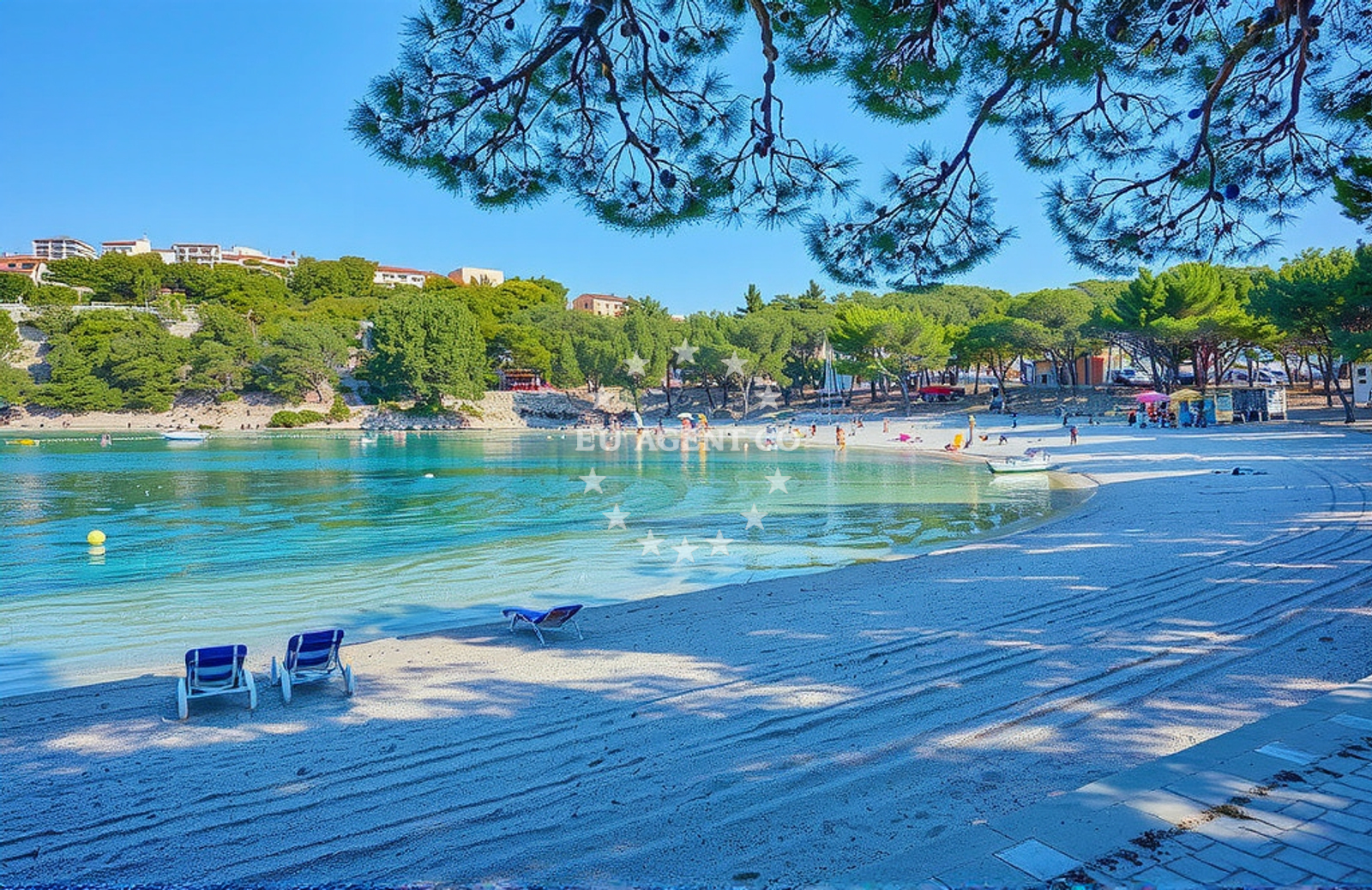 Shoreline and swimming area at Velika Raduča, Primošten in Velika Raduča