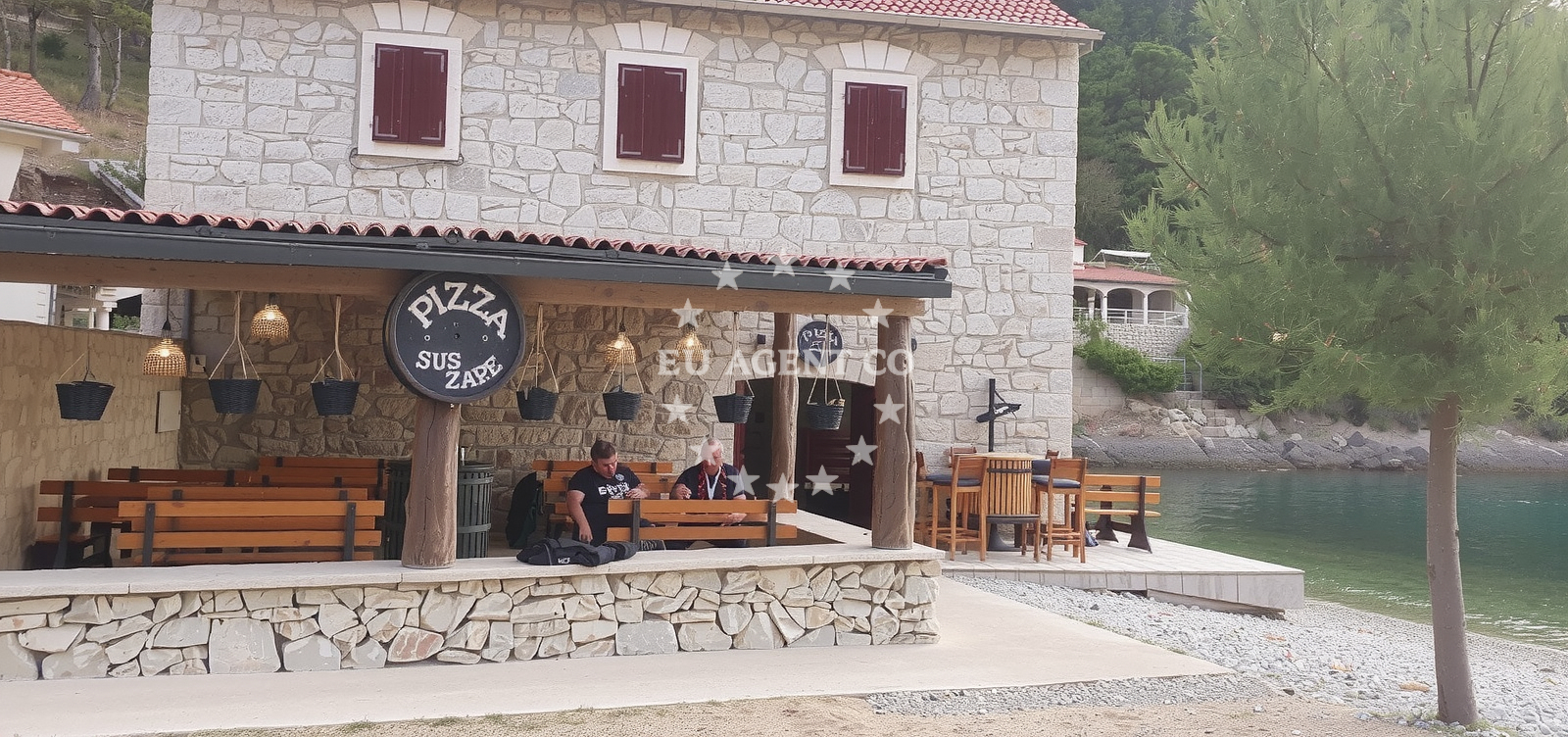 Additional view of Velika Stiniva beach in Uvala Vela Stiniva, Zastražišće
