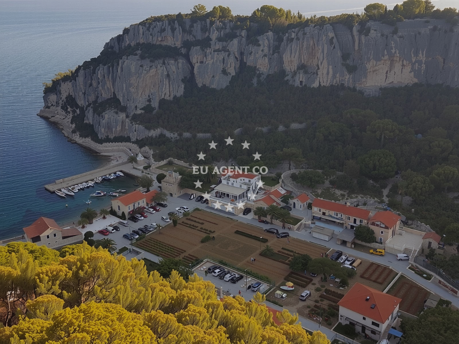 Additional view of Velika Stiniva beach in Uvala Vela Stiniva, Zastražišće