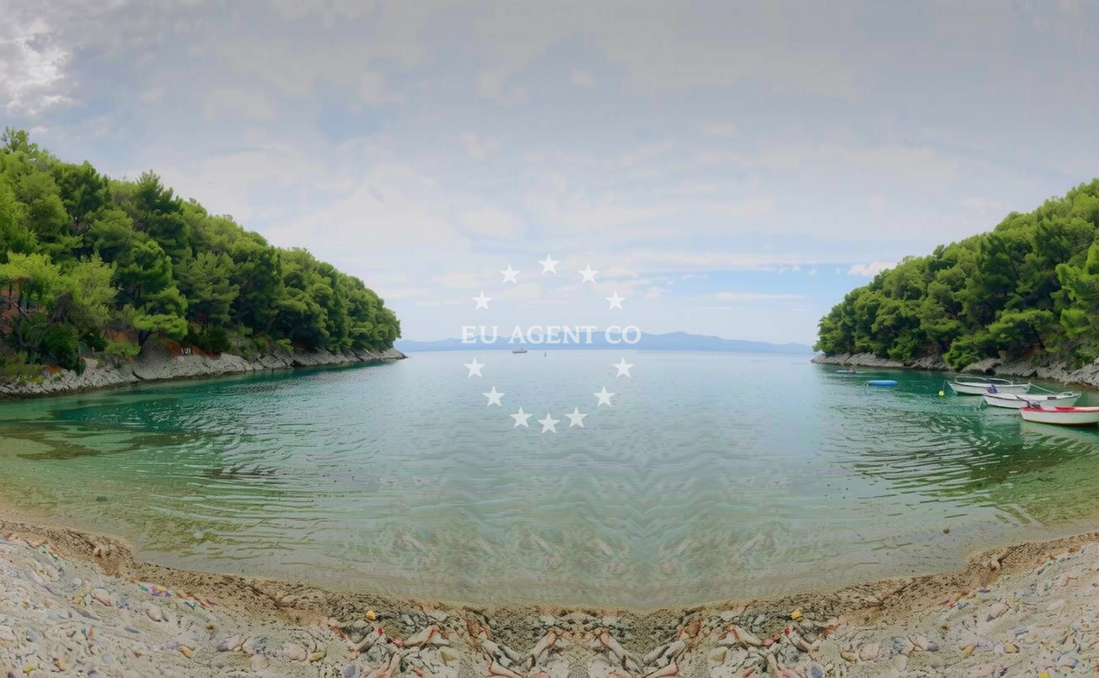 Sea and coastal view of Velika Uvala beach in Ulica Račevina 42/a, Bogomolje