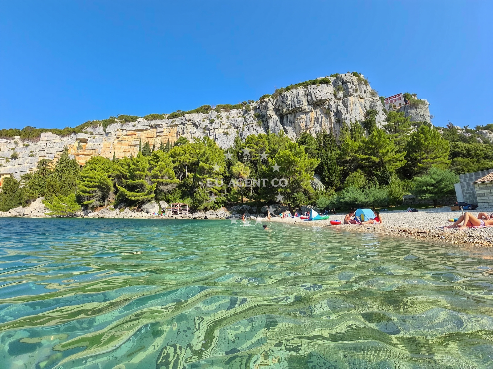 Beach facilities and surroundings at Veliki Pokrivenik beach in Zastražišće bočić 173(Pokrivenik), Zastražišće