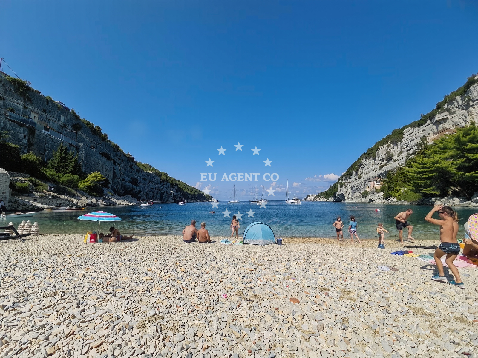 Additional view of Veliki Pokrivenik beach in Zastražišće bočić 173(Pokrivenik), Zastražišće