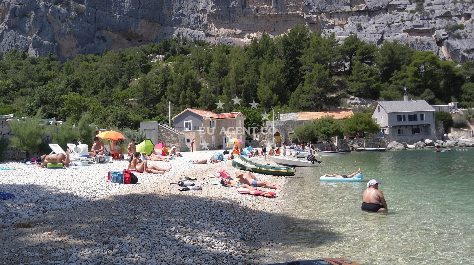 Additional view of Veliki Pokrivenik beach in Zastražišće bočić 173(Pokrivenik), Zastražišće