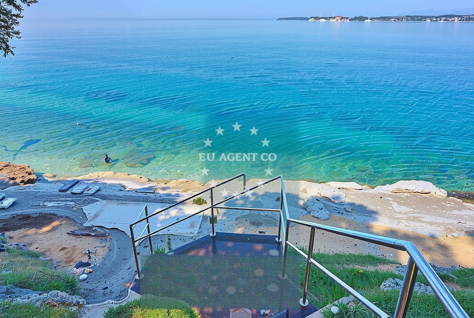 Shoreline and swimming area at Veliki rt, Vabriga in Veliki rt