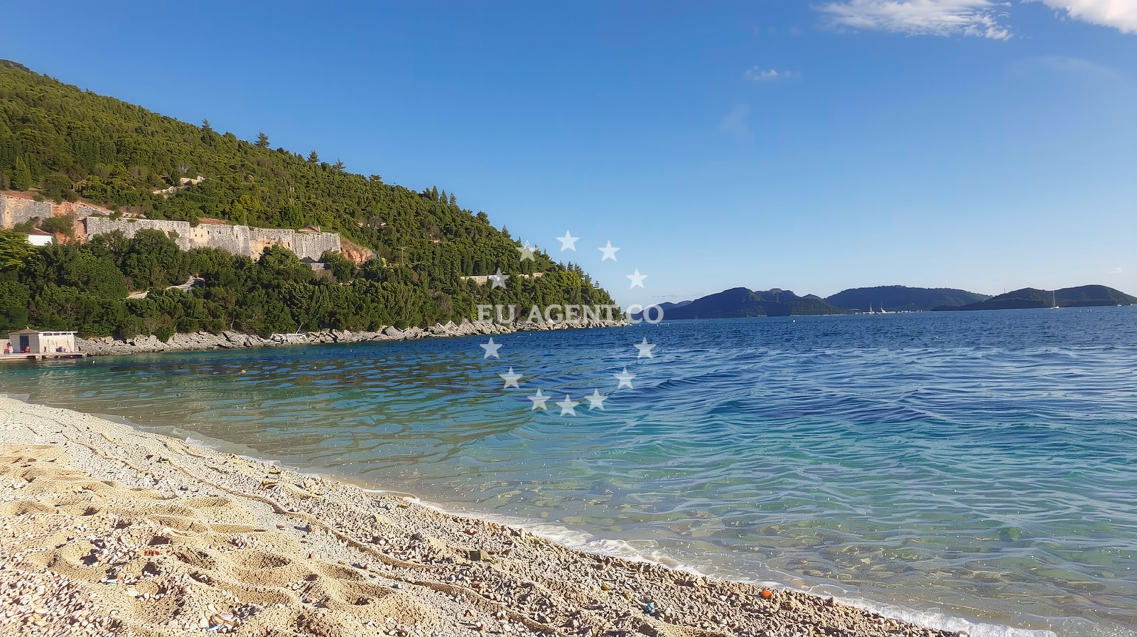 Sea and coastal view of Veliki zal beach in Žrnjak 5, Dubravica