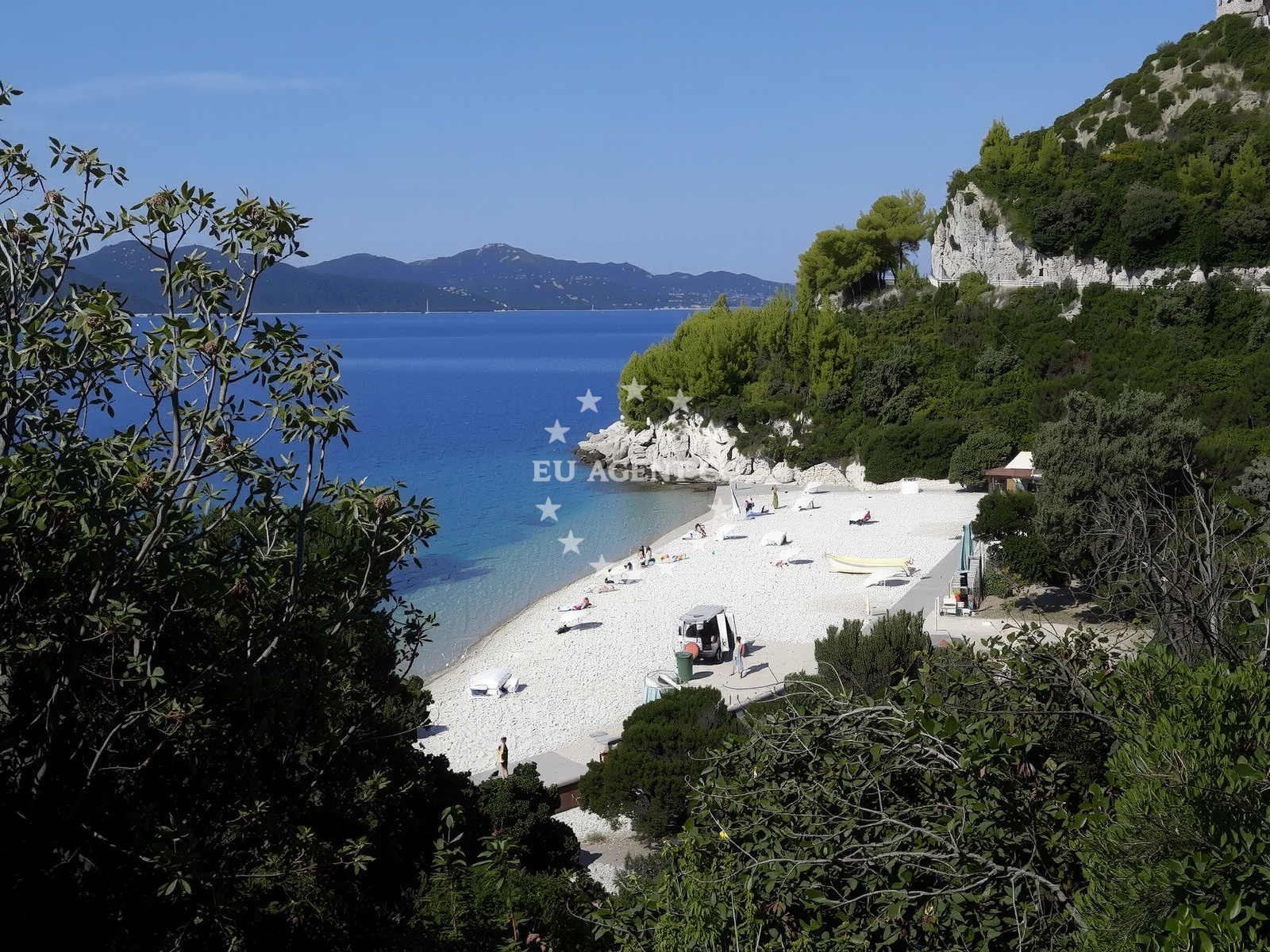 Additional view of Veliki zal beach in Žrnjak 5, Dubravica
