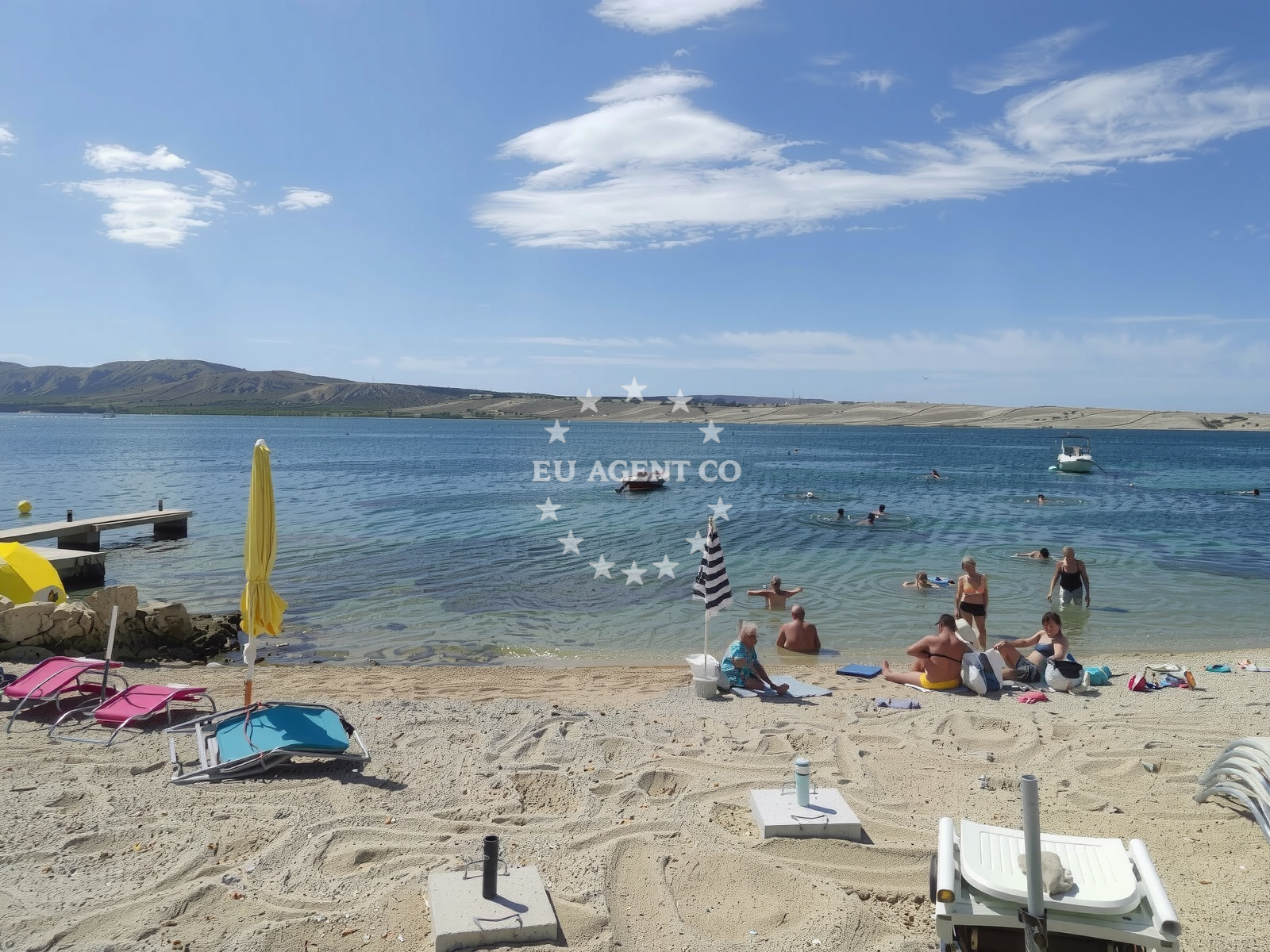 Overview of Vidalici beach in Vidalići 47, Kustići