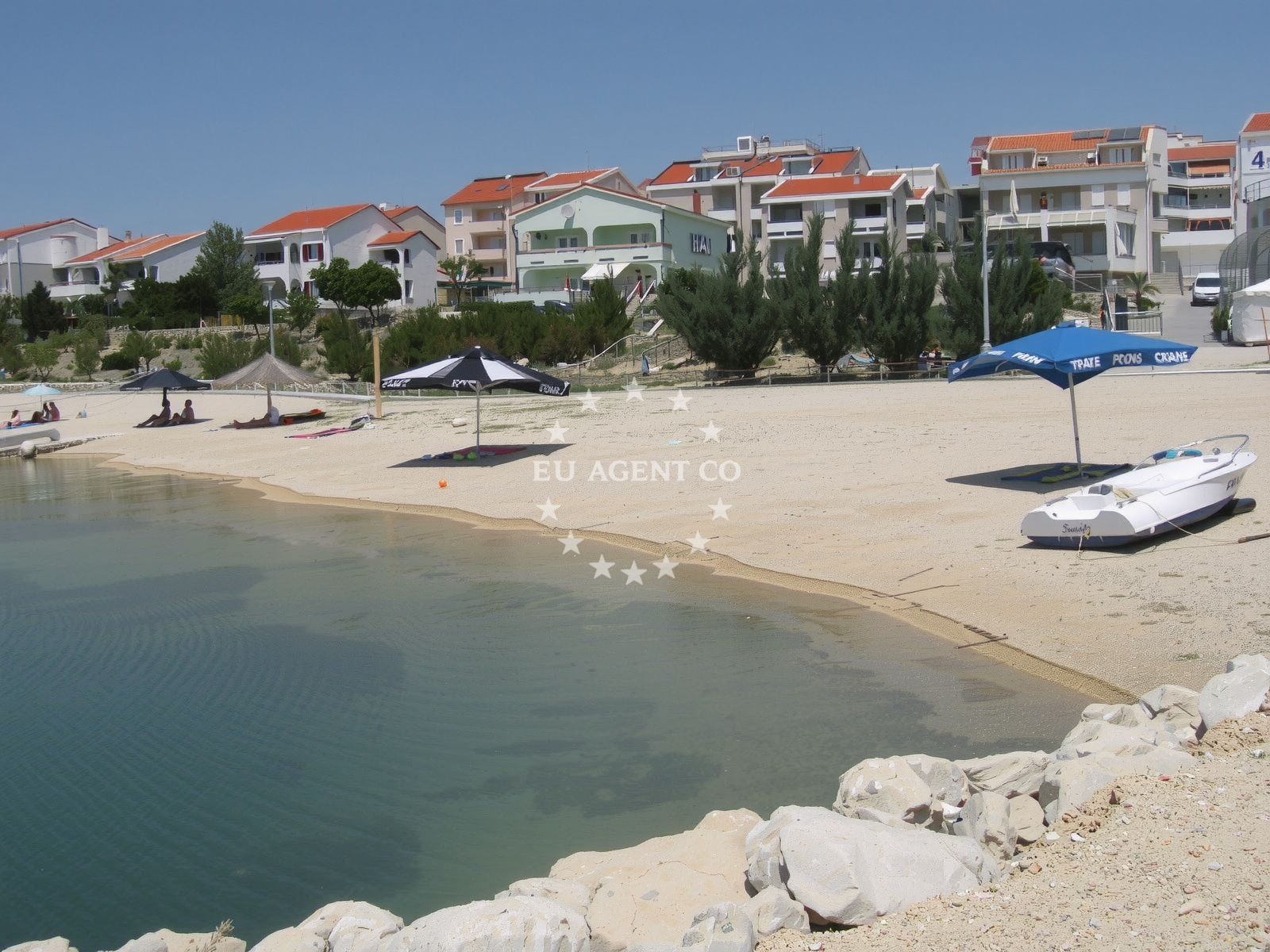 Sea and coastal view of Vidalici beach in Vidalići 47, Kustići