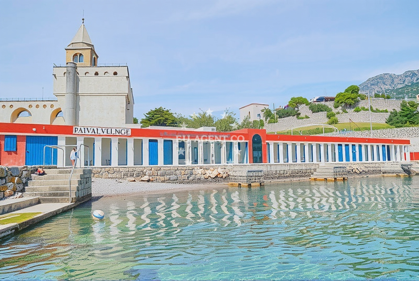 Beach facilities and surroundings at Vidovac Cesarički: beaches and coves in Vidovac Cesarički