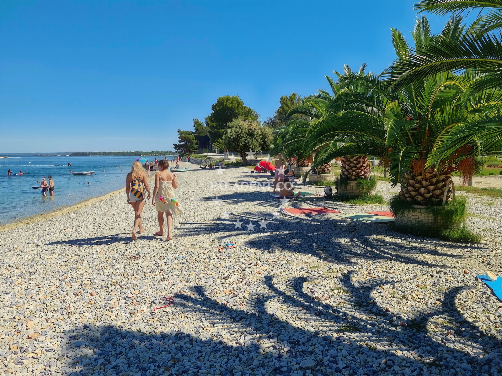Beach facilities and surroundings at Vile beach in Camping Brioni, Puntižela 155, Pula