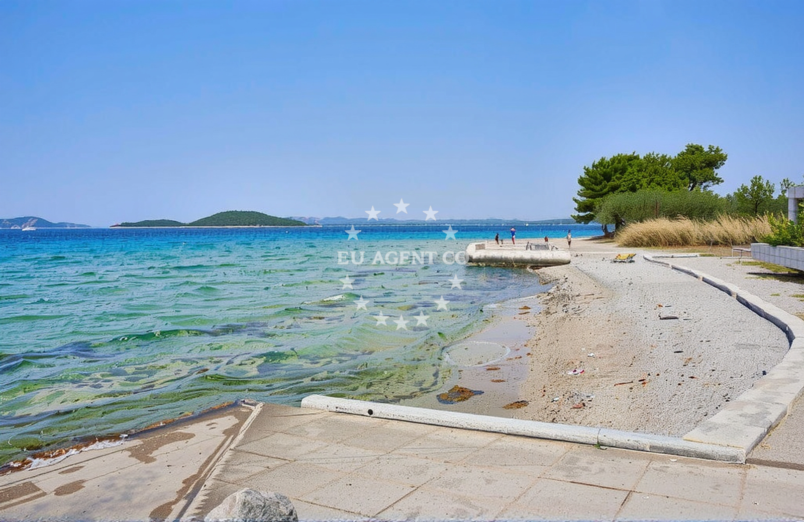 Shoreline and swimming area at Villa, Zlarin (Zlarin) in Villa