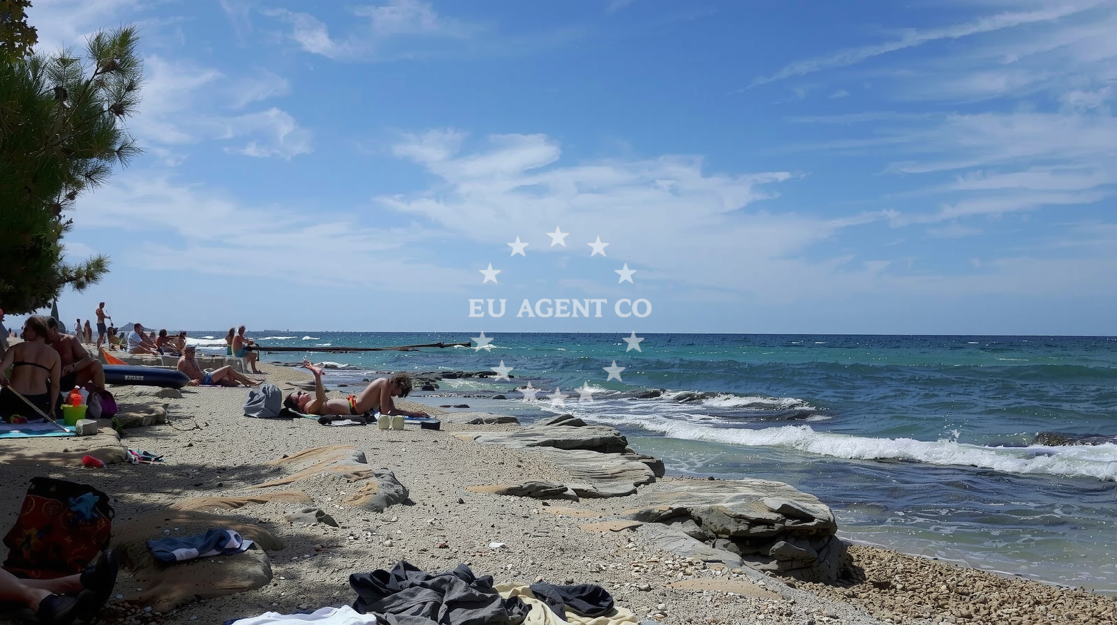 Beach facilities and surroundings at Villas Rubin in Polari 1, Rovinj