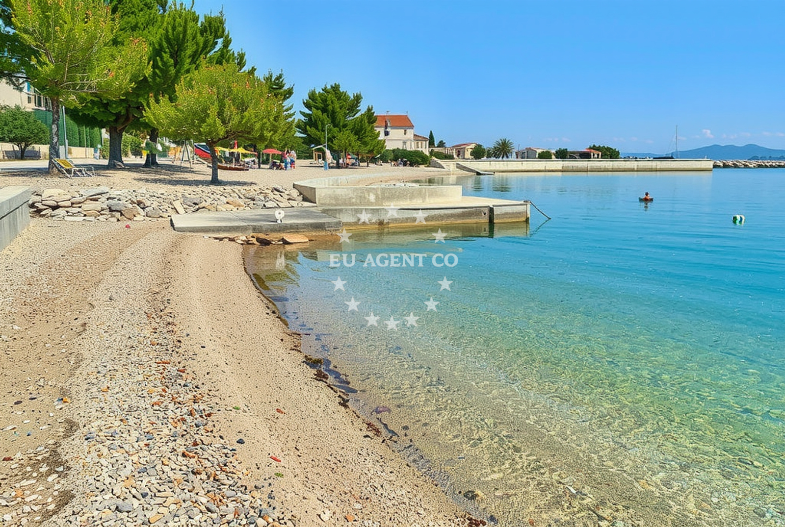 Beach facilities and surroundings at Vinarija, Drače in Vinarija