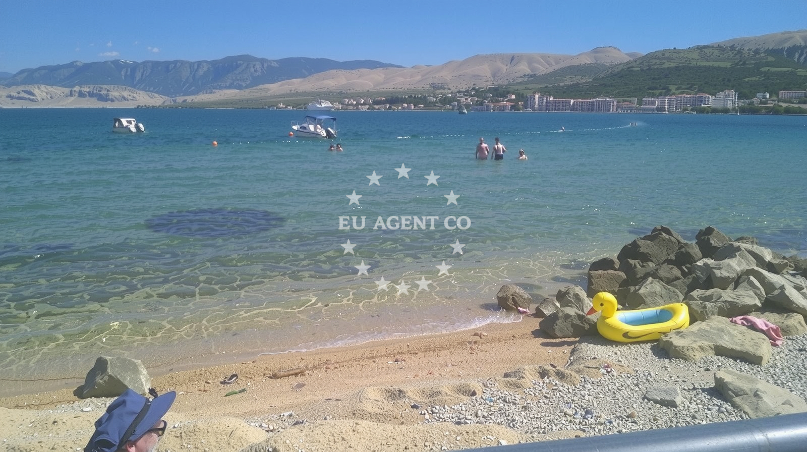 Additional view of Vodice beach in Ulica Hanibala Lucića 16, Pag