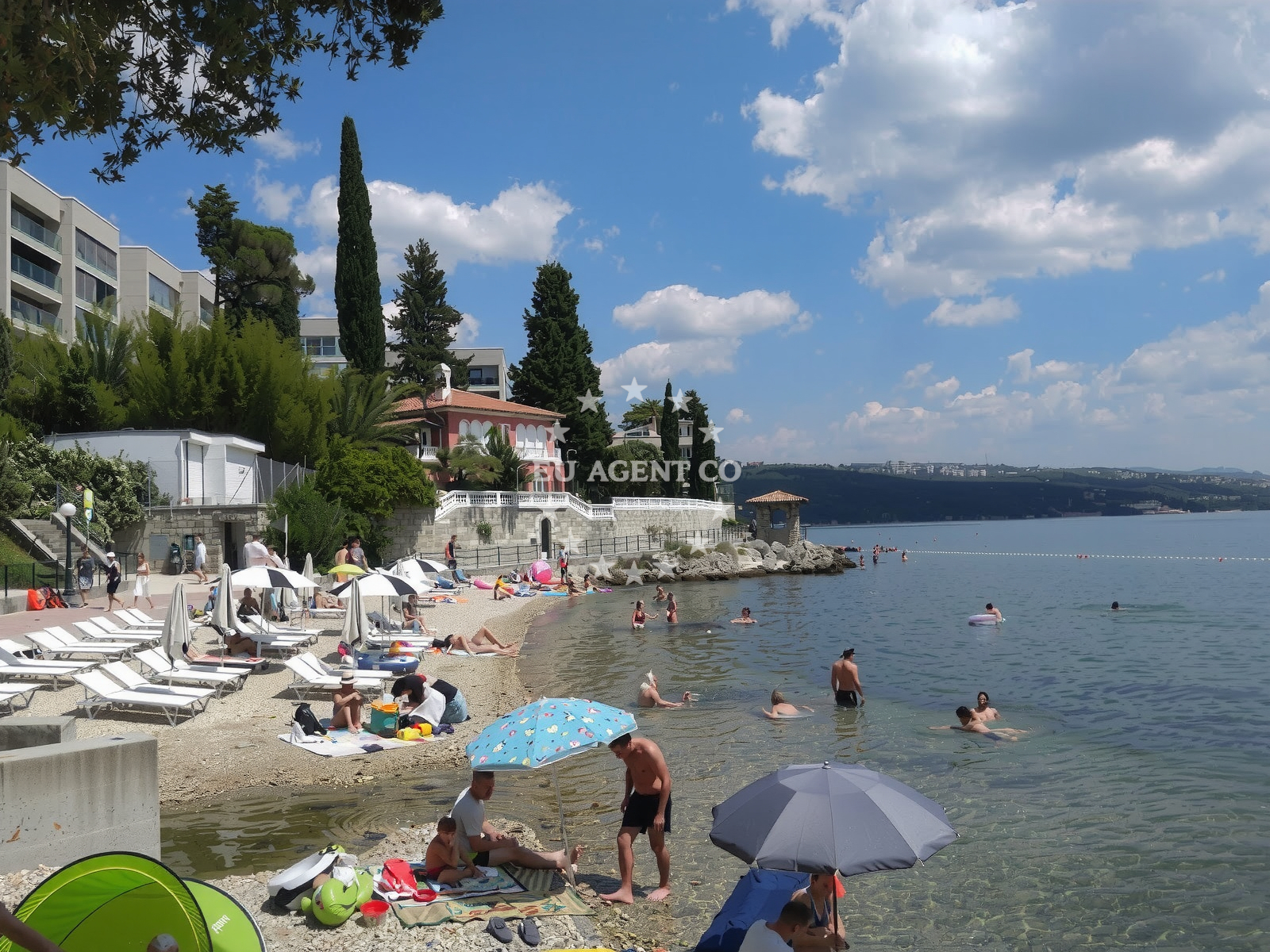 Shoreline and swimming area at Volosko beach in Ul. Stubište Škrbići 8, Opatija