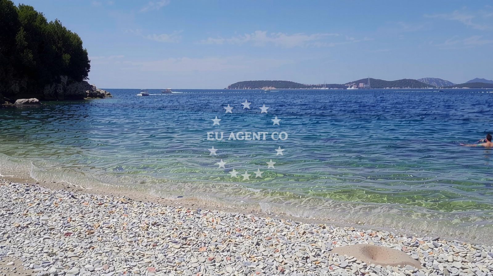 Beach facilities and surroundings at Vrbica beach in Vrbica 23, Dubrovnik