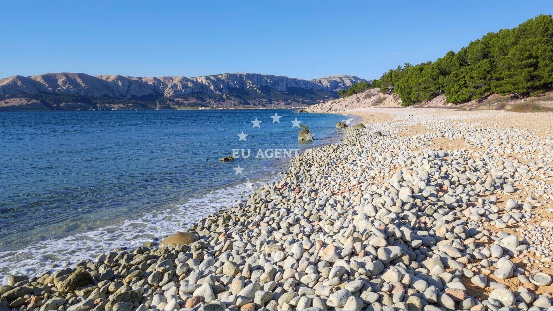 Shoreline and swimming area at Vrezenica in Kricin, Baška