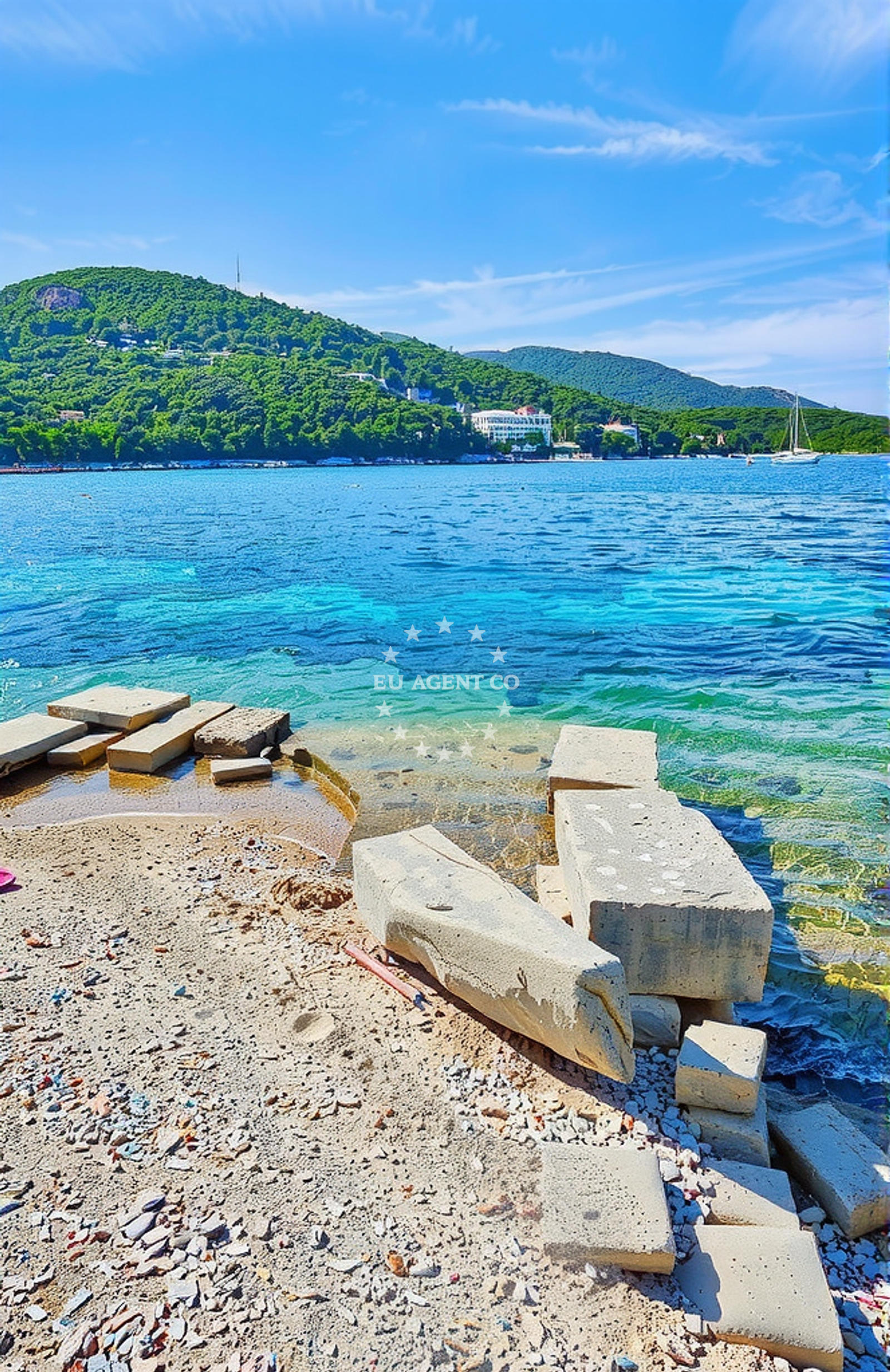 Beach facilities and surroundings at Vrh glave, Žrnovo (Korčula) in Vrh glave