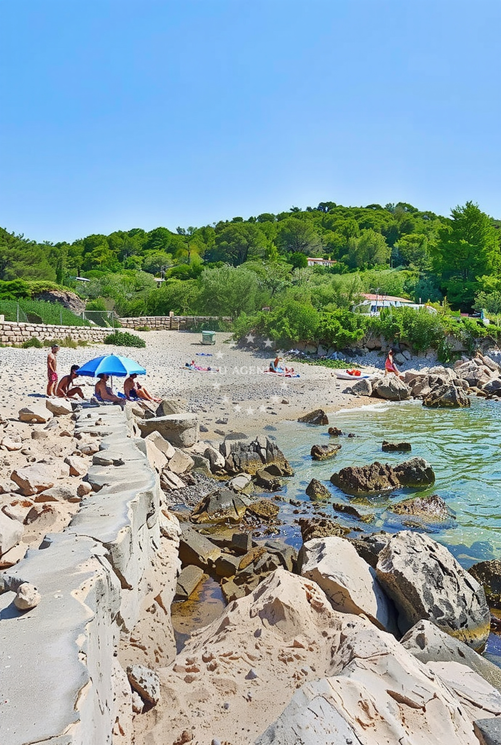Beach facilities and surroundings at Vršak, Murter (Murter) in Vršak