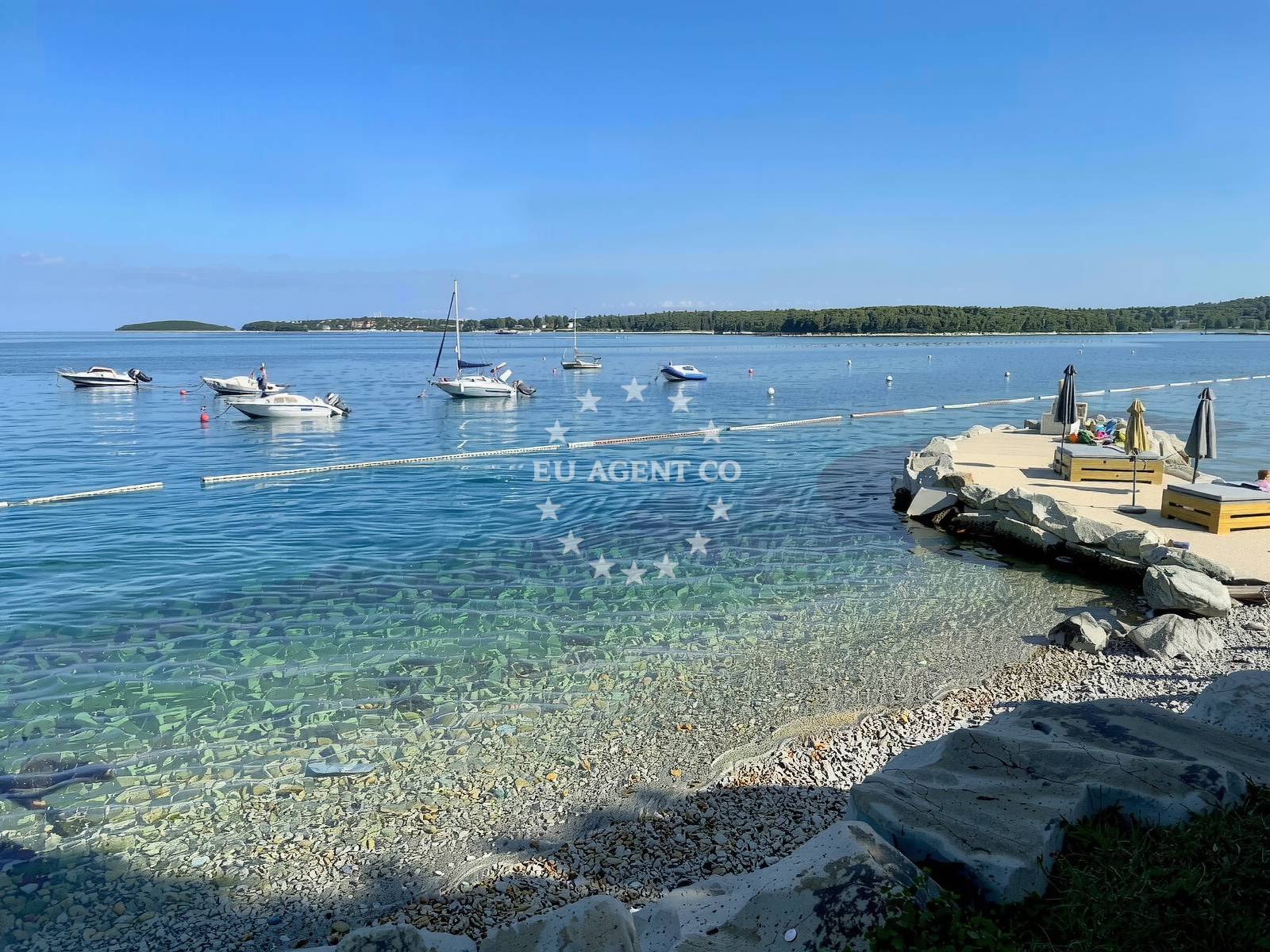 Sea and coastal view of Vrsar City Beach in 36 Porečka ulica, Vrsar