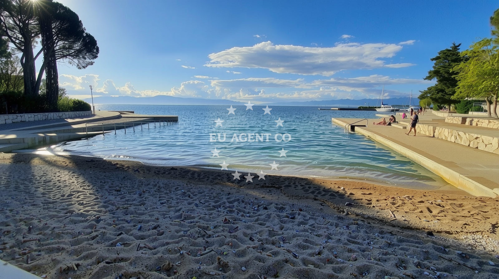 Shoreline and swimming area at Vrtaca Bay in Zagrebačka 7, Malinska