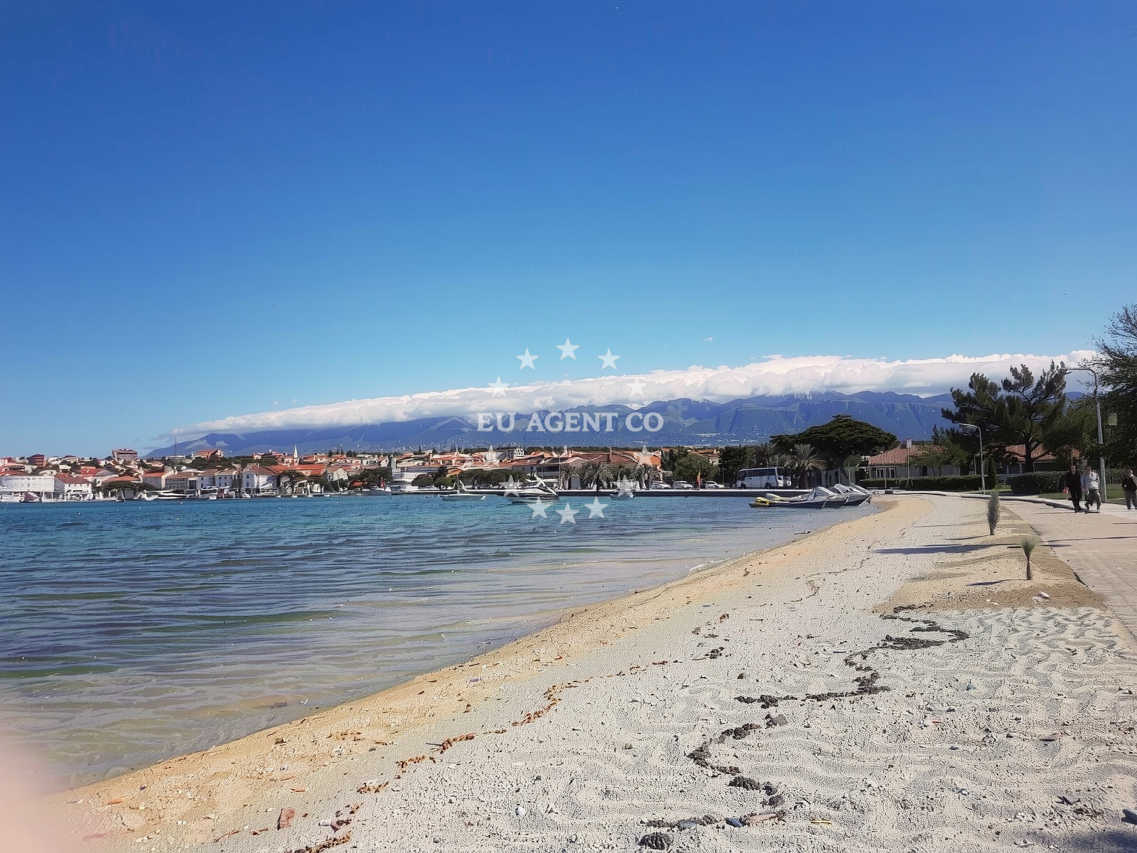 Shoreline and swimming area at Vrtic beach in Jadranski put 20 A, Novalja