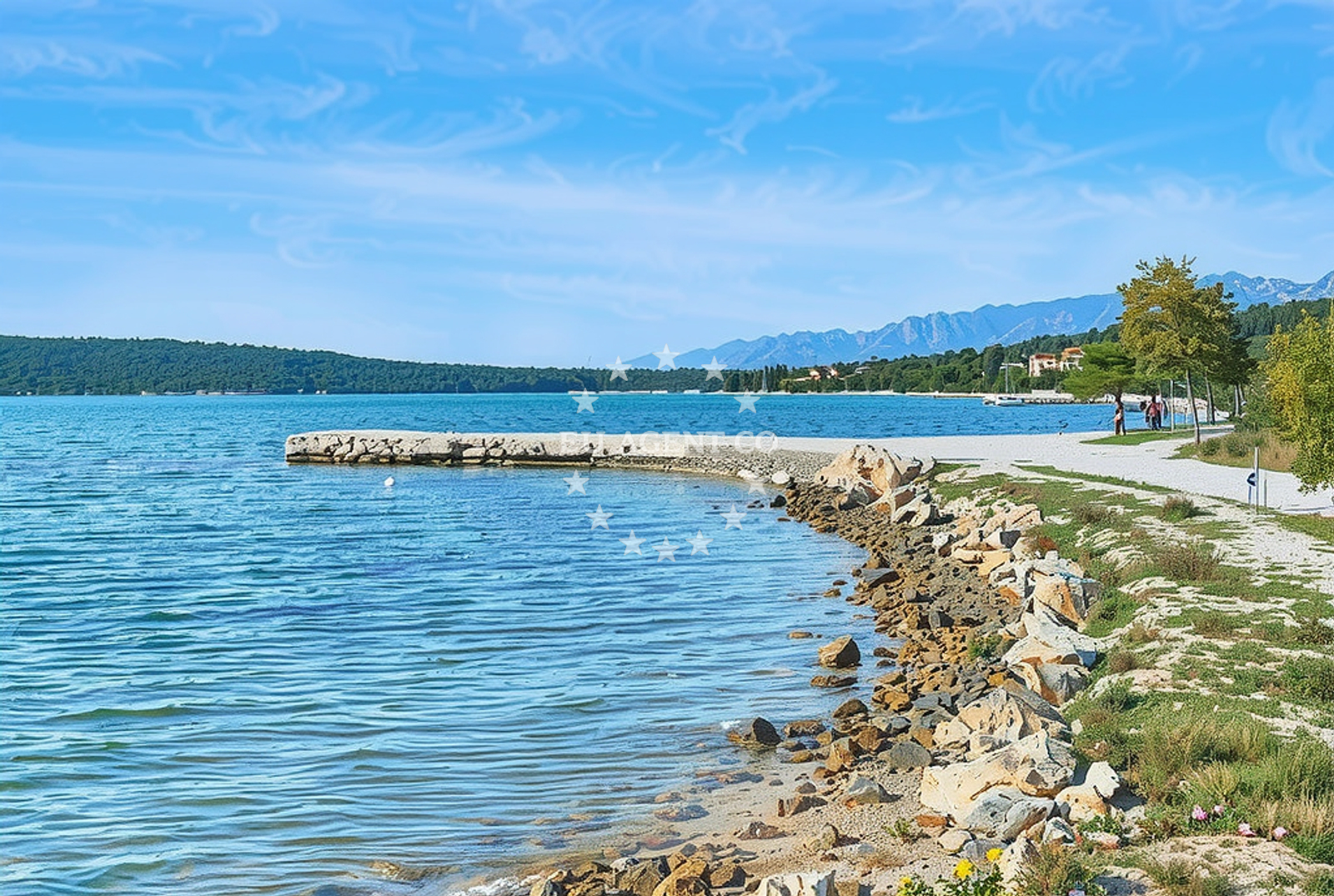 Shoreline and swimming area at Vrulje beach II in Ivana Gundulića 33 - Vrulje, Gornji Karin