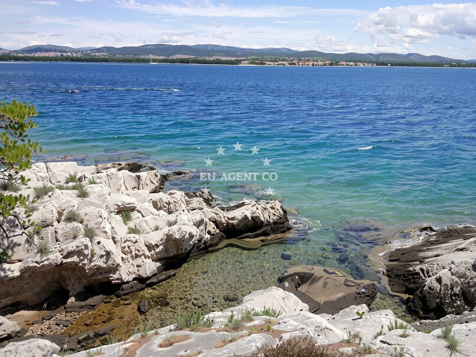Shoreline and swimming area at Zablace beach in Obala palih boraca 6 1 kat, Zablaće