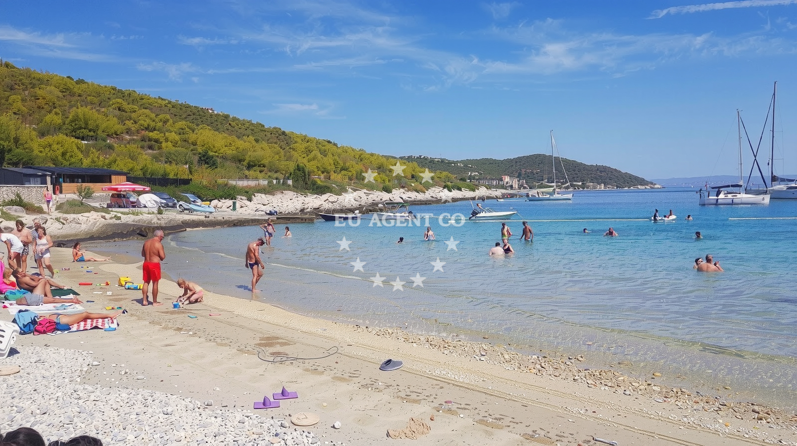 Beach facilities and surroundings at Zaglav beach in Ženka 115, Vis