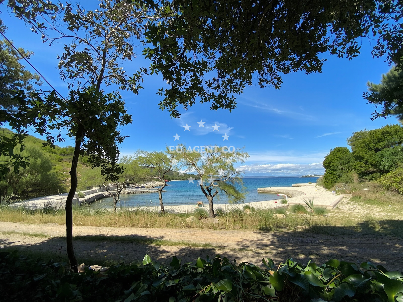Beach facilities and surroundings at Zaglav Beach in Zaglav 31, Zaglav