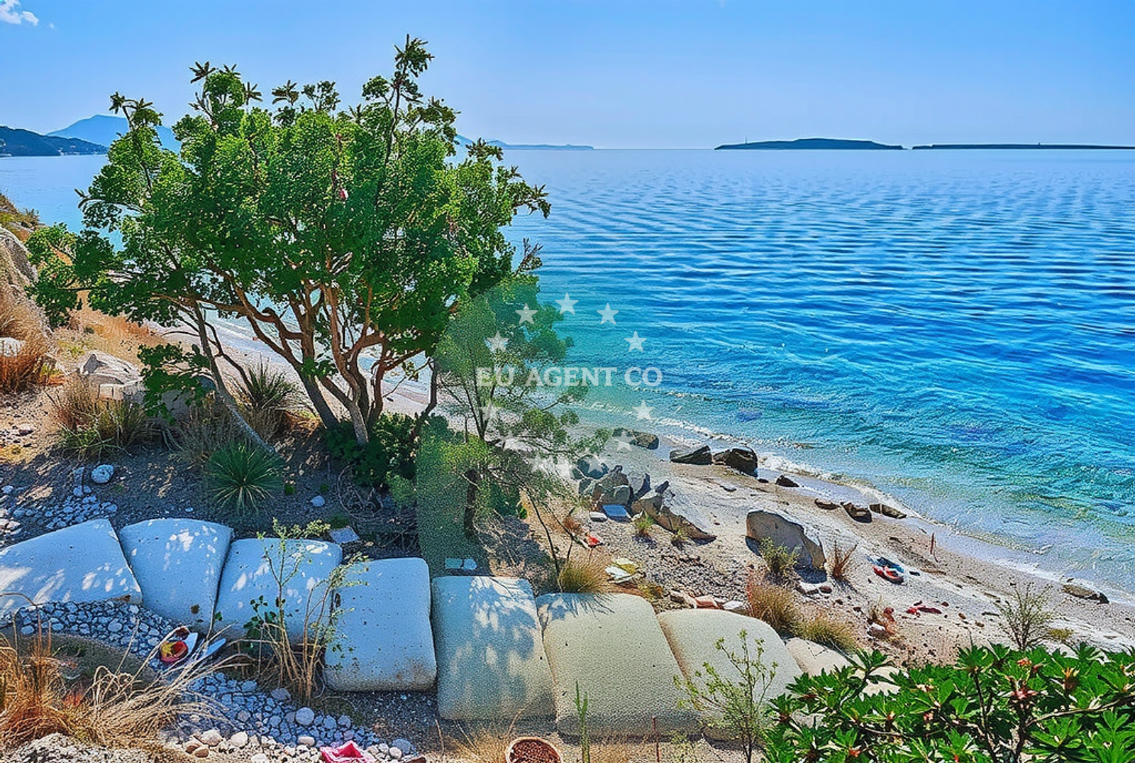 Beach facilities and surroundings at Zaglav (FKK), Miholašćica (Cres) in Zaglav (FKK)