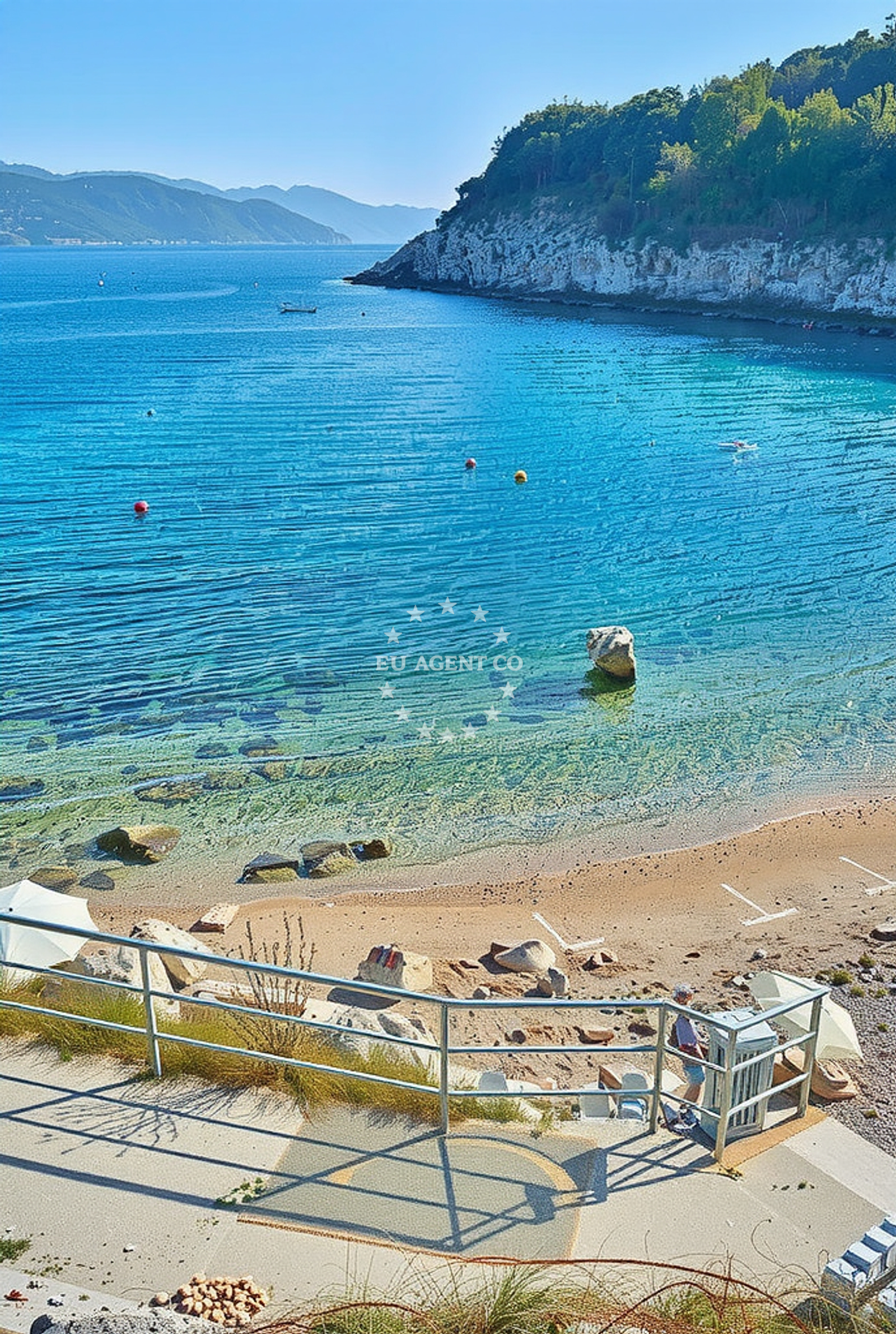 Shoreline and swimming area at Zagore: beaches and coves in Zagore
