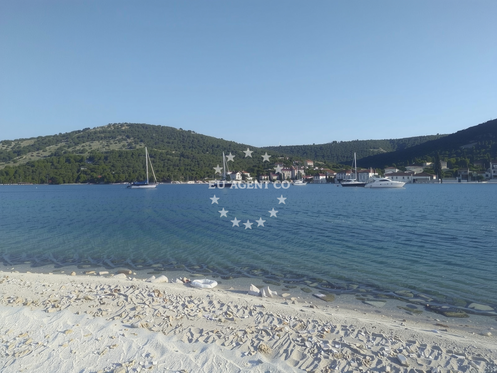 Additional view of Zagrada beach in Smokvina 2a, Vinišće