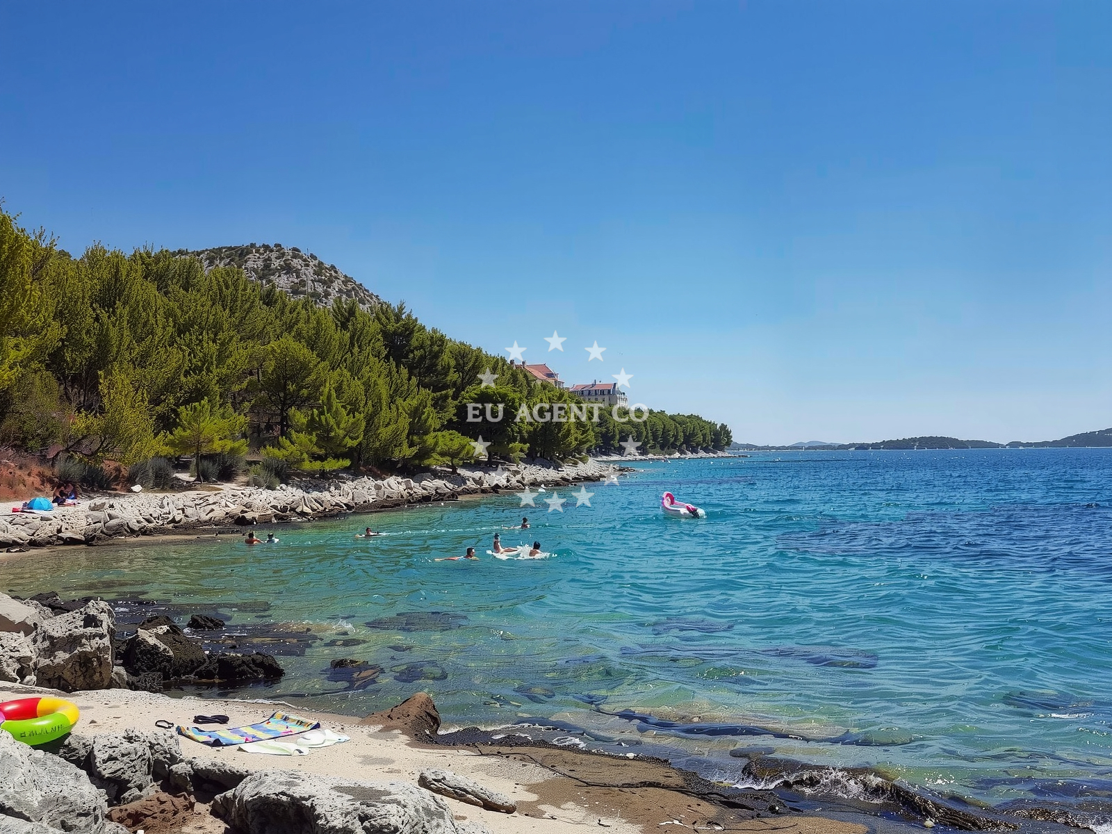 Overview of Zakanj beach in Ulica Zdeslava Turića, Drage