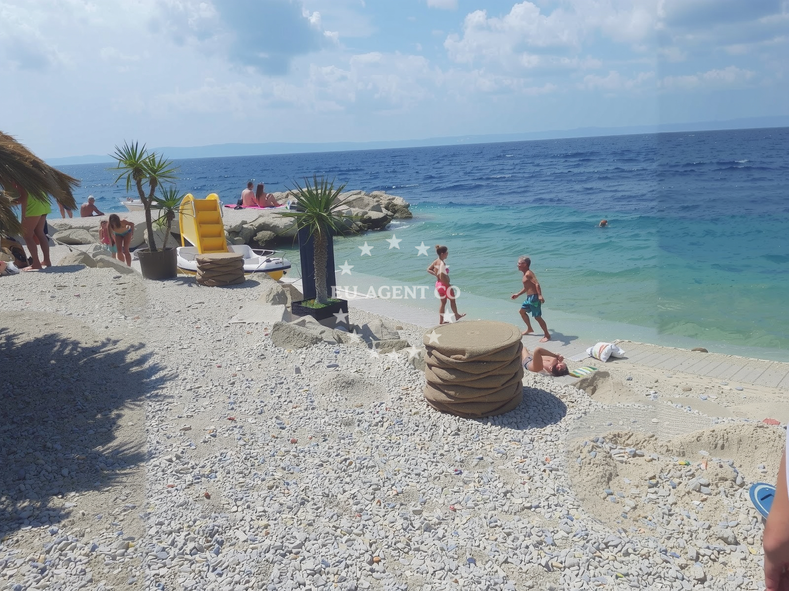 Additional view of Zal beach in Bratuš 18, Promajna