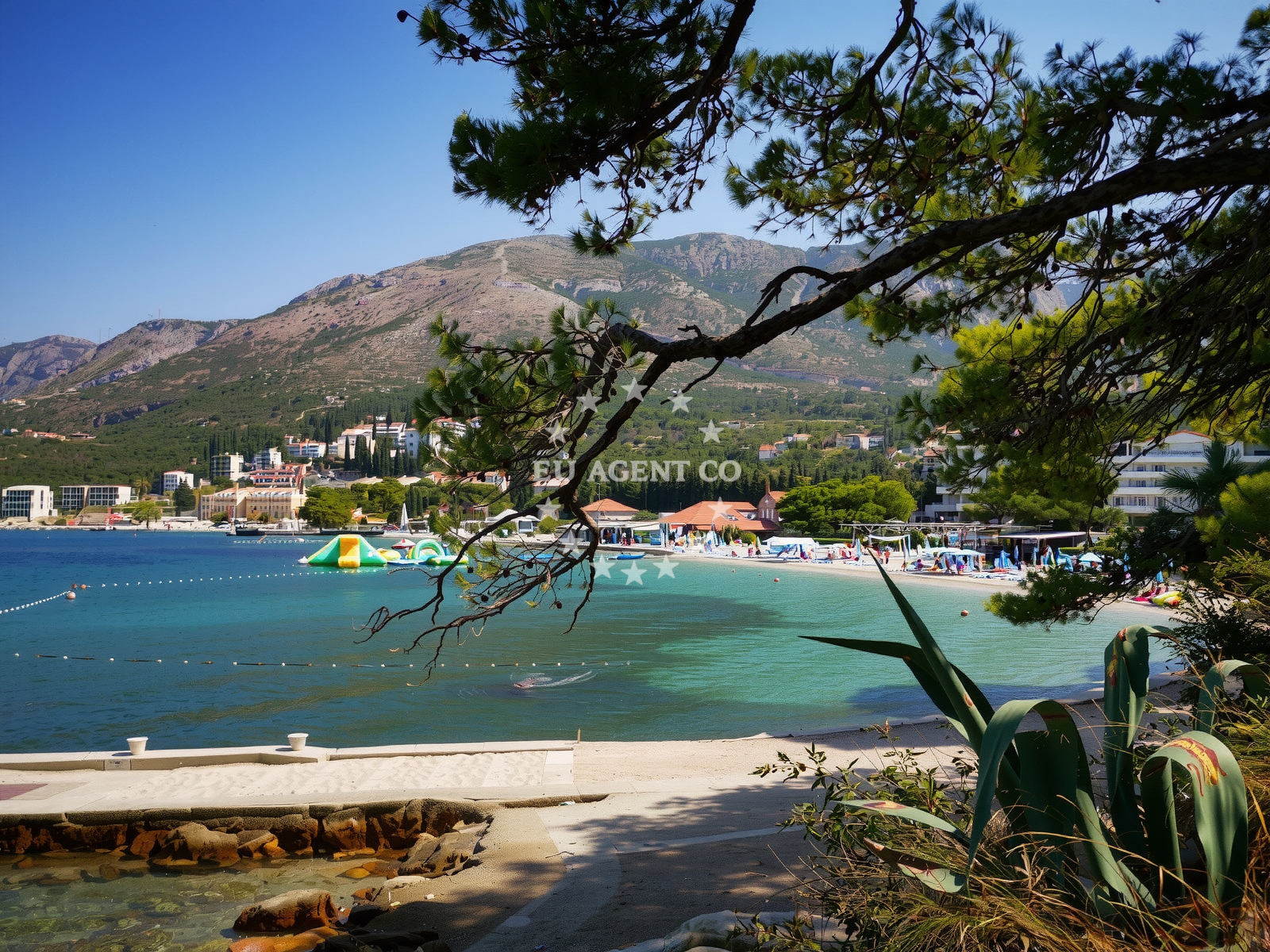 Shoreline and swimming area at Zal beach in Plosni Rat 9, Cavtat