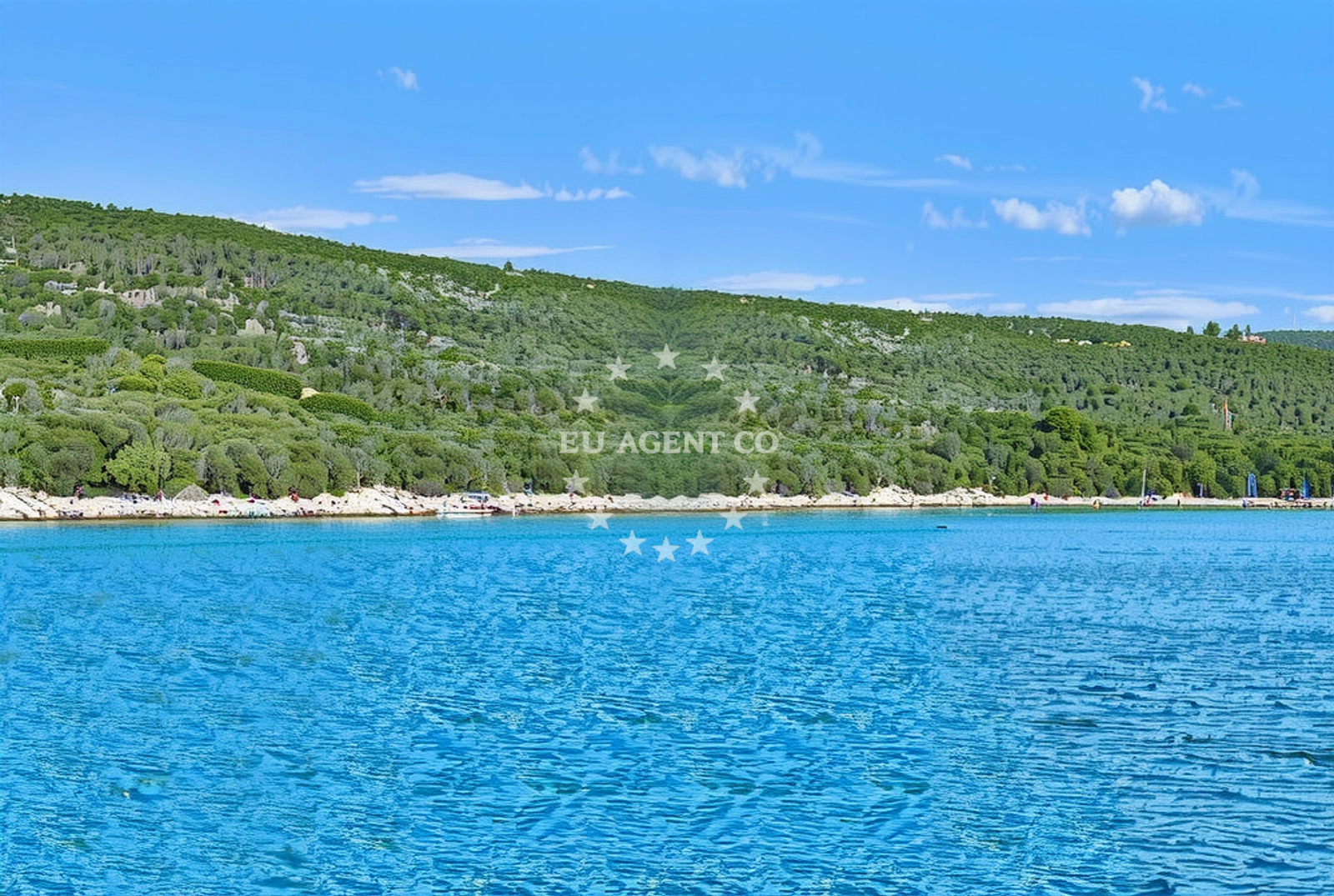 Beach facilities and surroundings at Žalić, Rivanj (Rivanj) in Žalić