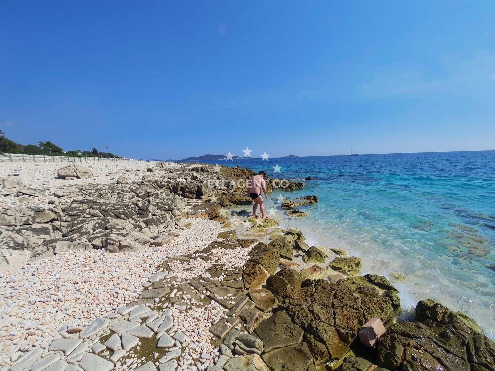 Shoreline and swimming area at Zaline Beach in Kanica 213 A, Zaglavice